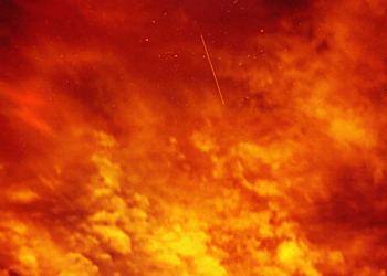 Illustration for article titled Photographer Puts 189 Non-Existent Spy Satellites on Show